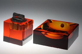 Tischfeuerzeug und Aschenbecher Kristallglas handgeschliffen, Farbe Topas / Amber, Kristallglas GmbH Oberursel, Design: Franz Burkert