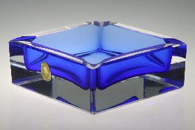 Aschenbecher Nr. 514 Innenfang blau, Kristallglas mundgeblasen und handgeschliffen der Kristallglas GmbH Oberursel, Design: Franz Burkert
