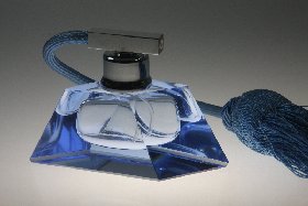 Zerstäuberflakon hellblau handgeschliffen, Kristallglas GmbH Oberursel, Design: Franz Burkert