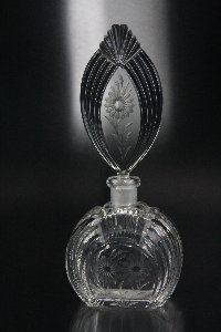 Frhe Parfmflasche von ca. 1949 im Art Deco-Design, Kristallglas handgeschliffen und graviert, Kristallglas GmbH Oberursel, Design: Franz Burkert