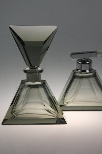 Flakons Nr. 1239 rauchgrau / smok, Kristallglas mundgeblasen und handgeschliffen, Kristallglas GmbH Oberursel, Design: Franz Burkert