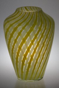 Gangkofner-Vase a canne der Hessenglas GmbH Oberursel-Stierstadt