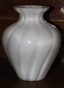 Vase Seidenweiß farblos überfangen, Hessenglas GmbH