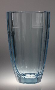 Vase hellblau handgeschliffen, Hessenglas GmbH Stierstadt