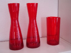 Vasen rot der Hessenglas GmbH in Oberursel-Stierstadt