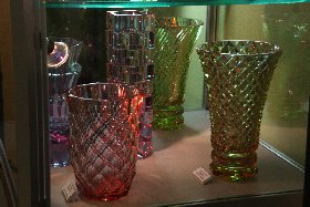 Vasen aus "Seltenen Erden"