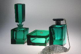 Toilettengarnitur Serie 1210 Farbe: seegrn, Kristallglas handgeschliffen, Kristallglas GmbH Oberursel, Design: Franz Burkert
