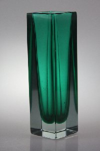 Blockvase der Kristallglas GmbH Oberursel, Farbe seegrn, farblos berfangen; Design Franz Burkert
