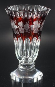 Vase mit Rottze, handgeschliffen und -graviert, Kristallglas GmbH Oberursel, Design: Franz Burkert