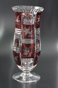 Vase berfang rot handgeschliffen und graviert der Kristallglas GmbH Oberursel, von Rudolf Seibt und Franz Burkert