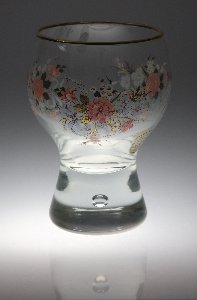 Glasserie mit Blumendekor der Fa. Ernst Wittig (ERWI) in Hadamar