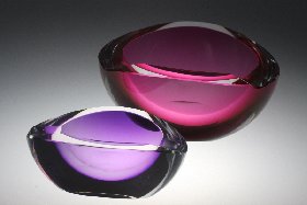 Ascher Innenfang lila und rot der Kristallglas GmbH Oberursel Kristallglas handgeschliffen, Rohglas Hessenglas