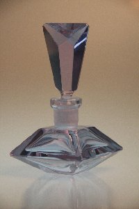 kleine Parfümflasche alexandrit, Cristallerie Oberursel, noch erhältlich bei Fa. Karl Kutzer, Rennsteig-Kristall in Ilmenau