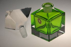 Parfümflakon Nr. 515 Innenfang hellgrün, Kristallglas mundgeblasen und handgeschliffen der Kristallglas GmbH Oberursel, Design: Franz Burkert