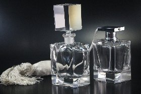 Parfümflasche und -zerstäuber Nr. 1210, Kristallglas handgeschliffen, Design: Franz Burkert