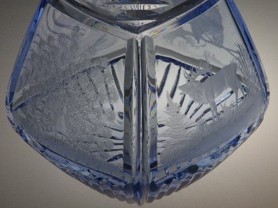 Detail Likr-Karaffe blau der Kristallglas Oberursel GmbH & Co. KG
