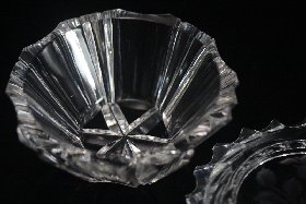 Puderdose mundgeblasen, handgeschliffen und graviert der Kristallglas GmbH, Designer Franz Burkert