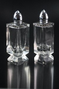 Kristallstreuer handgeschliffen / hand cut salt & pepper der Kristallglas GmbH, Design: Franz Burkert