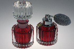 Parfümgarnitur Nr. 1439 Innenfang rot, Kristallglas handgeschliffen, Kristallglas GmbH Oberursel, Design: Franz Burkert