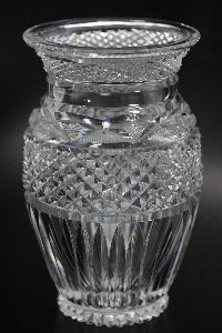 Vase  handgeschliffen der Kristallglas GmbH Oberursel, von Rudolf Seibt und Franz Burkert